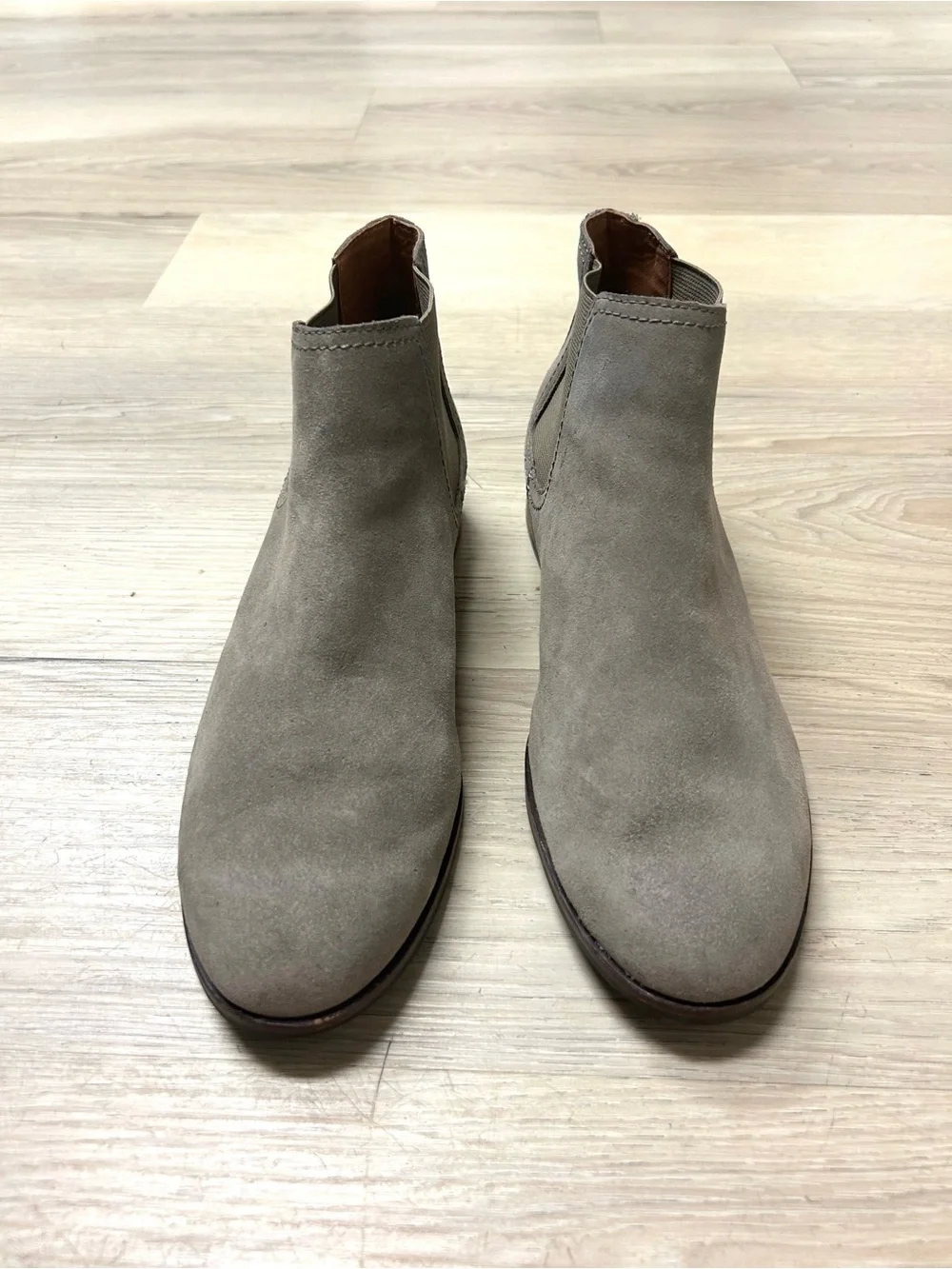 Frye Ankle Booties Chelsea Suede Women Sz 9M Taupe Pull On Boots Boho Minimalist